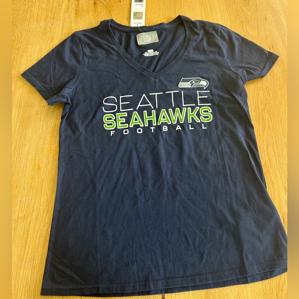 Seahawks Women Med Seattle Team Apparel Dark Blue V-Neck Tee Hawks NWT NFL